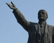 Сховався від декомунізації: у Харкові хочуть прибрати два останні монументи Леніна, адреси