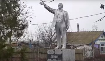 На Одещині вирішили долю найстійкішого пам'ятника Леніну: кадри того, що відбувається