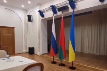 Переговори Росії і України: з'явилися перші кадри з місця і подробиці