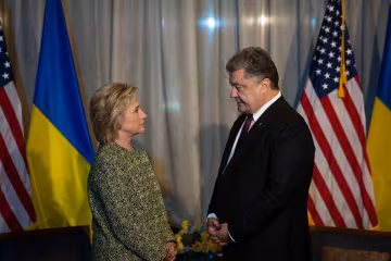 Порошенко зустрівся з Клінтон (фото)