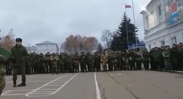 "Стягуються ОМОН та Росгвардія": мобілізовані влаштували масовий бунт, кадри