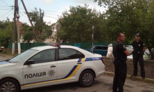 Чоловік з автоматом перелякав харків'ян, фото: "заїхав у двір і..."