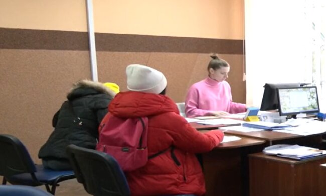 Денежная помощь для пенсионеров в Днепропетровской области