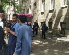 "Где были родители?": в Харькове на стадионе нашли 6-летнего ребенка без сознания