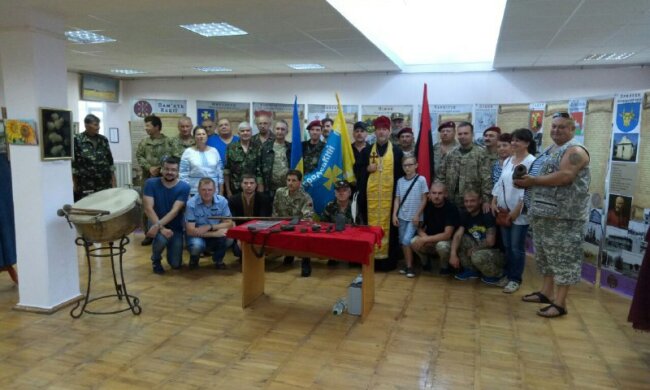 «Азов» запустив кампанію «Пам’ять нації»: захист історичних пам’яток та вшанування полеглих героїв