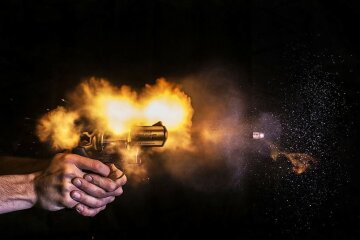 выстрел пистолет