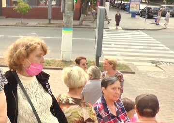 Гуманитарная помощь для пенсионеров в Днепропетровской области