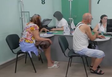 Гуманитарная помощь для пенсионеров в Киеве