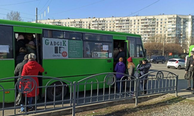 Сотні маршруток знімаються з рейсів у Харкові, водії доведені до межі: усі деталі