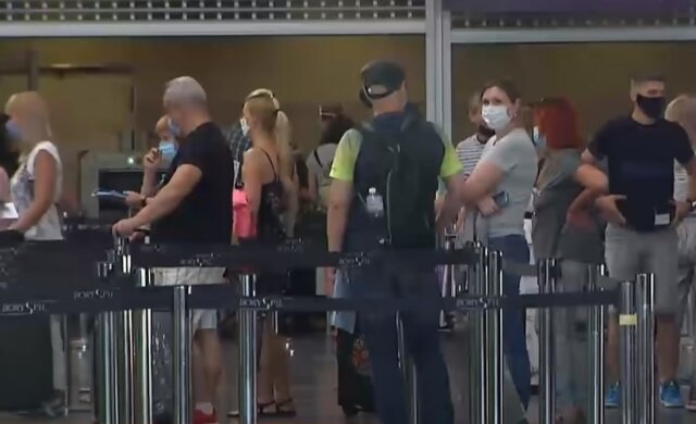 карантин маски туристы заробитчане аэропорт