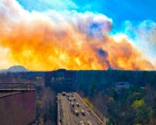 Пожежа в Чорнобилі дісталася до сховищ радіоактивних відходів: термінова заява і кадри