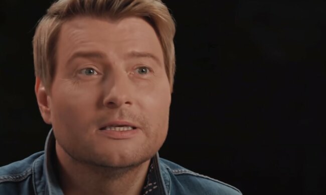 Микола Басков випадково засвітив зайве на фото з відпочинку: "Це дружина і дочка?"