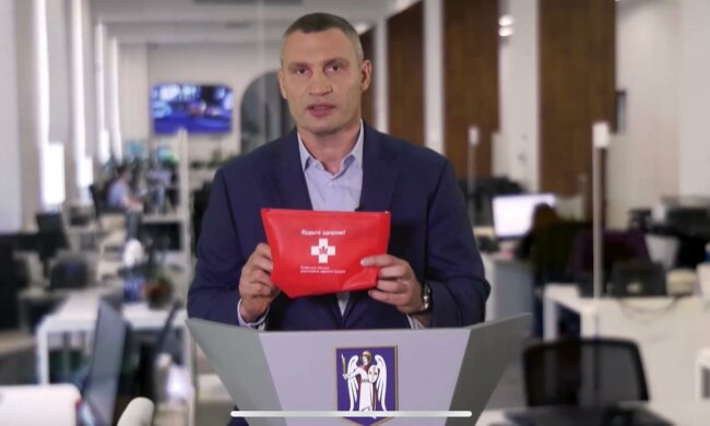 Мэр Кличко: Киевляне социальных категорий получат защитные наборы и памятки по профилактике COVID-19