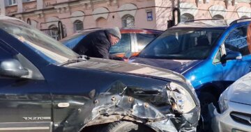 Водитель с эпилепсией устроил масштабное ДТП в центре Киева: кадры и детали с места