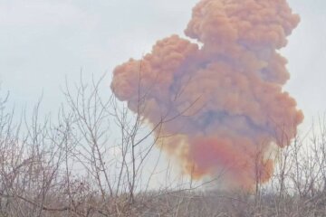 "Терміново! Не виходьте з укриттів!": у Рубіжному окупанти обстріляли цистерну з азотною кислотою