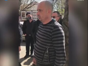 «Повзав на колінах»: маршрутник в Миколаєві відповів за знущання над ветераном АТО, кадри виховання