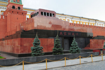 Мавзолей, Ленин