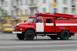 спасатели-пожарная машина
