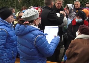 Безкоштовні продукти для ВПО та пенсіонерів у Полтаві