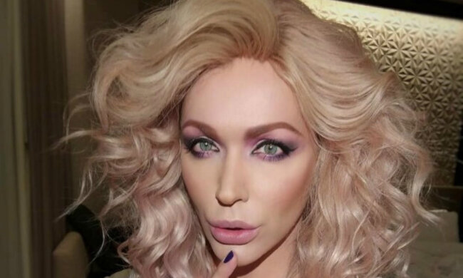 травести-дива Монро