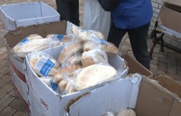 Безкоштовні продукти для ВПО та пенсіонерів у Кропивницькому