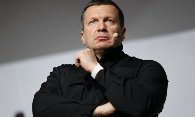 Соловьев