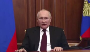 Путін наказав ввести російські війська в Україну: офіційні документи і кадри