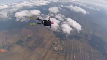 Поляк спас сына от гибели во время прыжка с парашютом (видео)