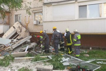 Вибух житлового будинку в Києві: рятувальники повідомили про нову загрозу, фото з місця НП