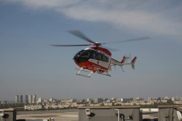 Крушение вертолета с невестой попало на камеру: видео последствий и подробности