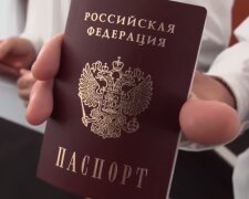 росіяни, російський паспорт