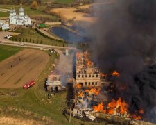 Огонь охватил монастырь под Ровно, кадры разрушений: подожгли сухую траву