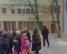 ЧП в школах Одессы, родителей просят срочно забрать детей: кадры и что известно