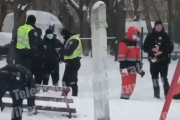 Взрыв прогремел возле детсада в Киеве, известно о жертве: первые кадры с места трагедии