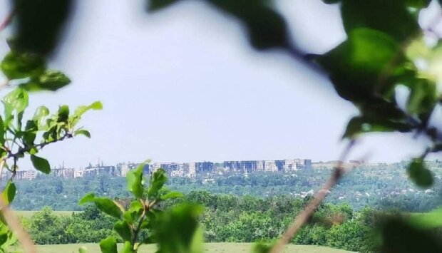 Окупанти пруть по всіх напрямках: чи залишать ЗСУ Лисичанськ після виходу з Сєвєродонецька