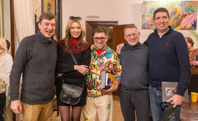 Пока Байден был в Киеве, Олесь Доний представил книгу «Сковорода и Мы» в театре