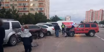 Взял у мамы без разрешения: подросток на джипе устроил масштабное ДТП под Одессой, видео