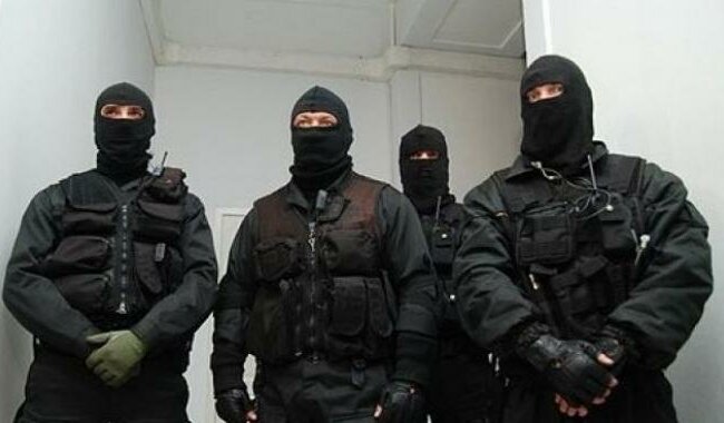 Офіс Зеленського штурмують в центрі Києва: “чотири наряди поліції”, відео