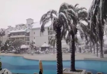 Анталью впервые за 29 лет накрыл снегопад, кадры природной аномалии: "Даже не верится..."