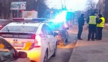 У Києві п'яний водій "прокинувся" на землі і влаштував перепалку з поліцією: "почав бити, сперечатися і..."
