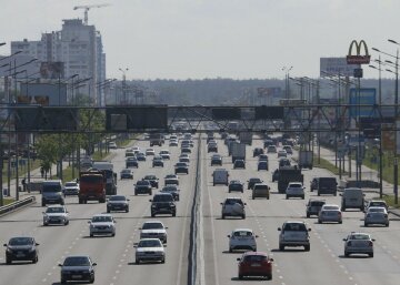В Киеве могут ограничить скорость авто: где нужно будет значительно притормозить
