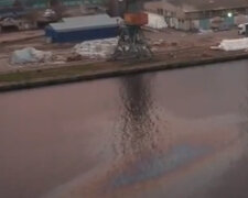 Екологічне лихо в Дніпрі, гігантську пляму видно за кілометри: кадри і деталі НП