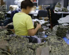 Як в Україні створюють захист за світовими стандартами: репортаж про виготовлення бронежилетів