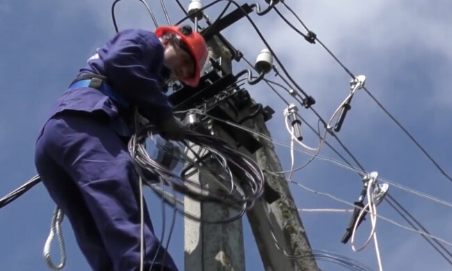 Графіки відключення світла у Чернігові на 12 лютого