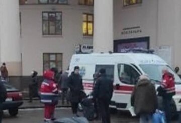 На киевском вокзале случилась трагедия с мужчиной, врачи не успели спасти: подробности и фото