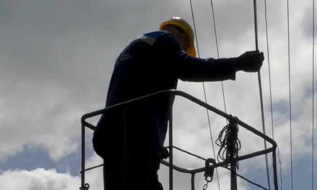 Графіки відключення світла у Дніпропетровській області на 3 квітня