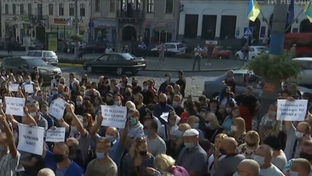 Влада Чернівців наплювала на рішення Кабміну: до чого призвів карантинний бунт