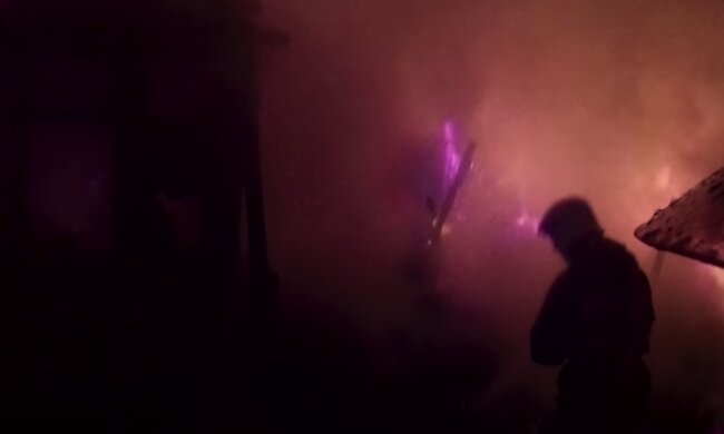 Велика трагедія сколихнула Дніпропетровщину: пожежа забрала життя трьох дітей, перші дані
