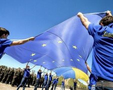 «Поздравляю, соседи»: ЕС присоединяет новые страны в разгар пандемии, что ждет Украину