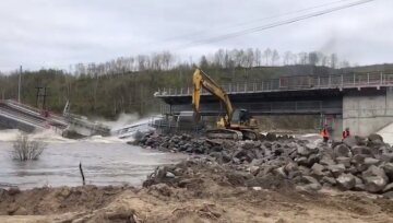 Мурманск отрезало от всей России: обрушился единственный мост, кадры фатального ЧП